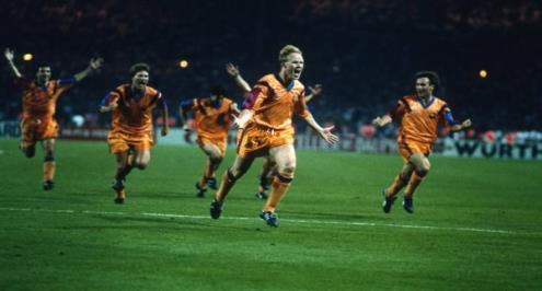 بعد صيام.. عندما حقق كرويف حلم برشلونة الغائب